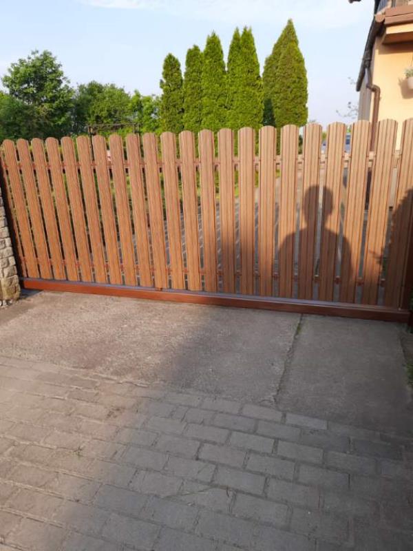 Sztachety Metalowe w Architekturze Krajobrazu: Nowoczesne Trendy