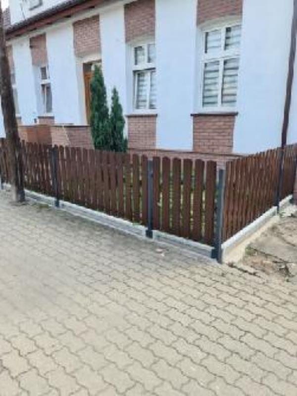 Sztachety Metalowe w Architekturze Rezydencji: Eleganckie i Trwałe Rozwiązanie